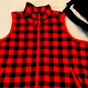 Plus size red/black buffalo plaid fleece vest